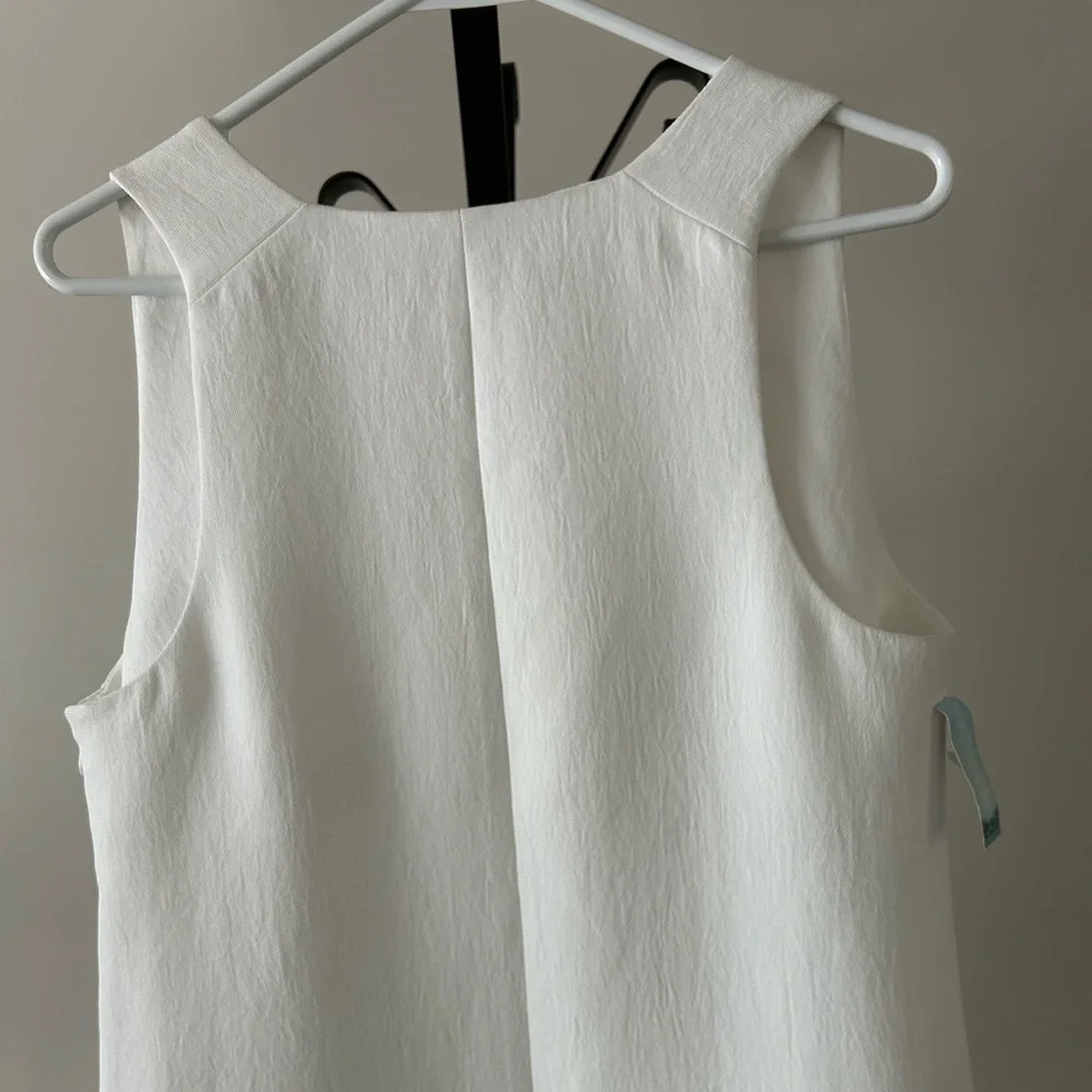 Aritzia Babaton Louie V-Neck Sleeveless Dress, Size 8, Colour White Espace. - Picture 4 of 8